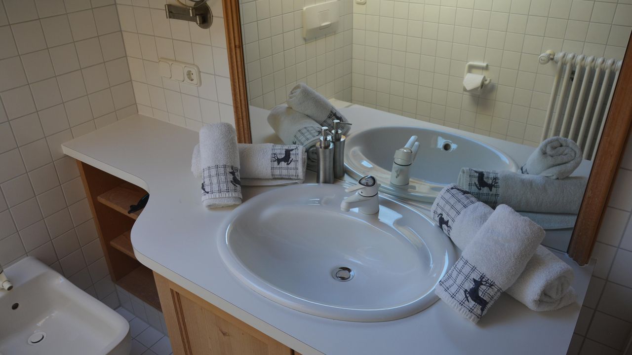 3. Bad Edelweiß Schlafzimmer im 2.  OG 3. Bad Edelweiß Schlafzimmer im 2.  OG